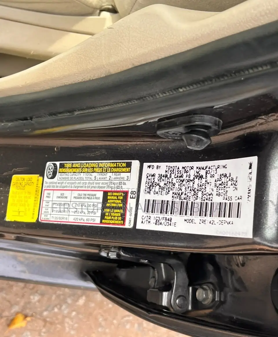 Toyota Corolla LE 4dr Sedan (1.8L 4cyl 4A) 2013 Gray
