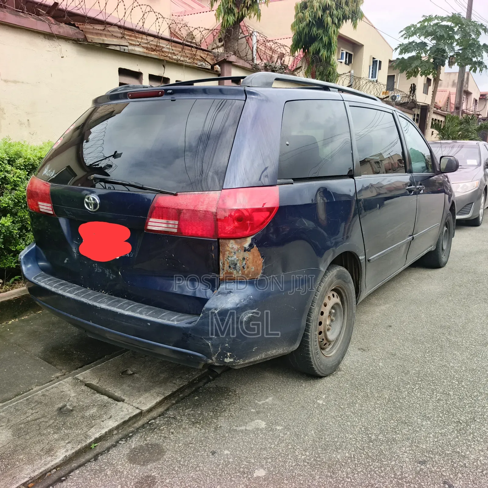 Toyota Sienna 2005 Blue