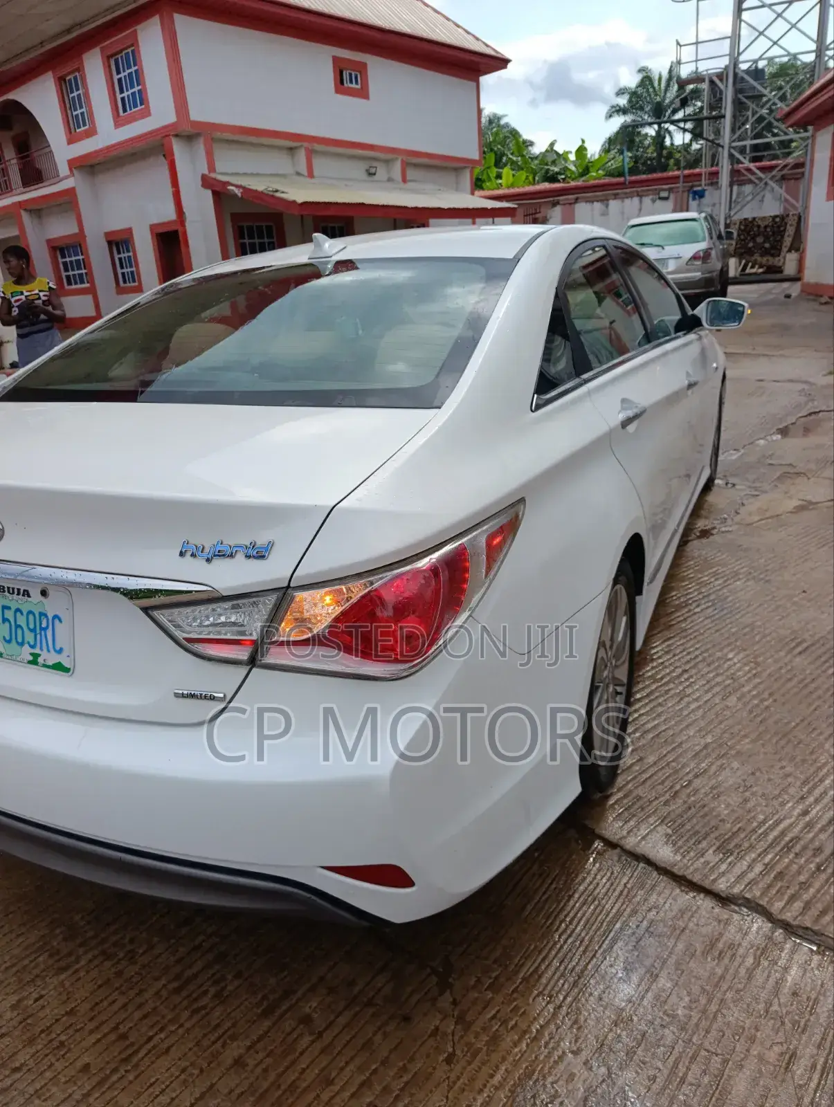 Hyundai Sonata Limited 2.0T Sedan (2.0L 4cyl 6A) 2013 White