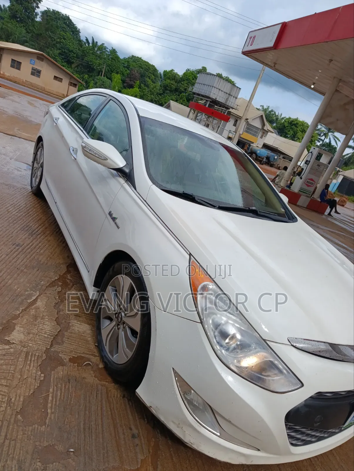 Hyundai Sonata Limited 2.0T Sedan (2.0L 4cyl 6A) 2013 White