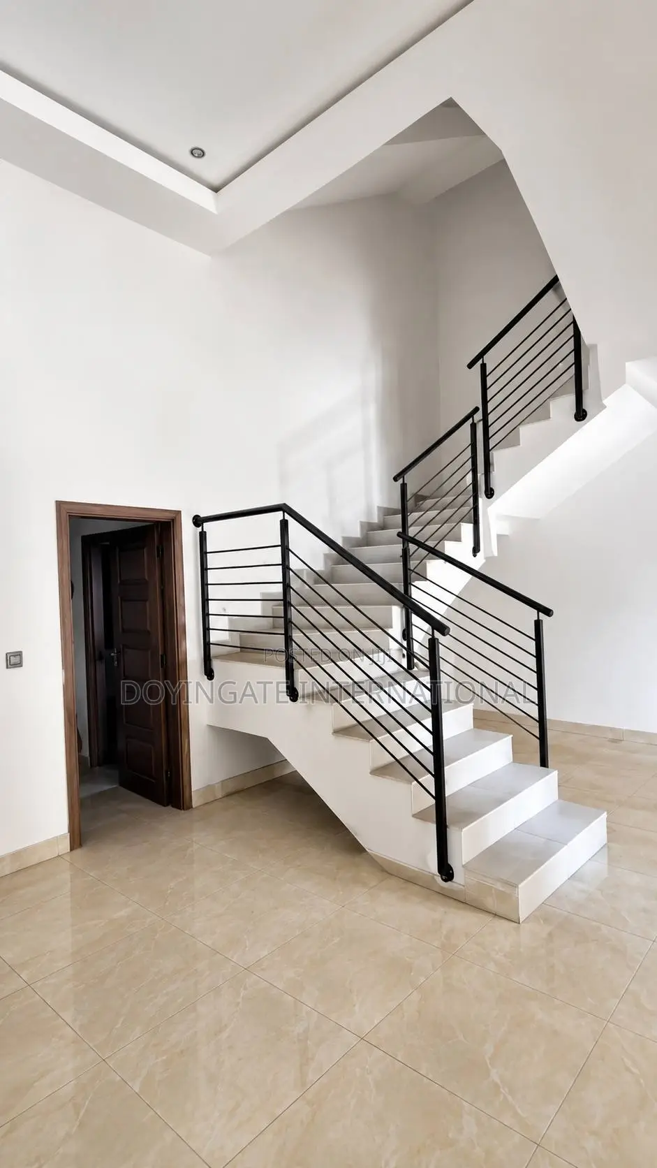 4bdrm Duplex in Allen Avenue for sale
