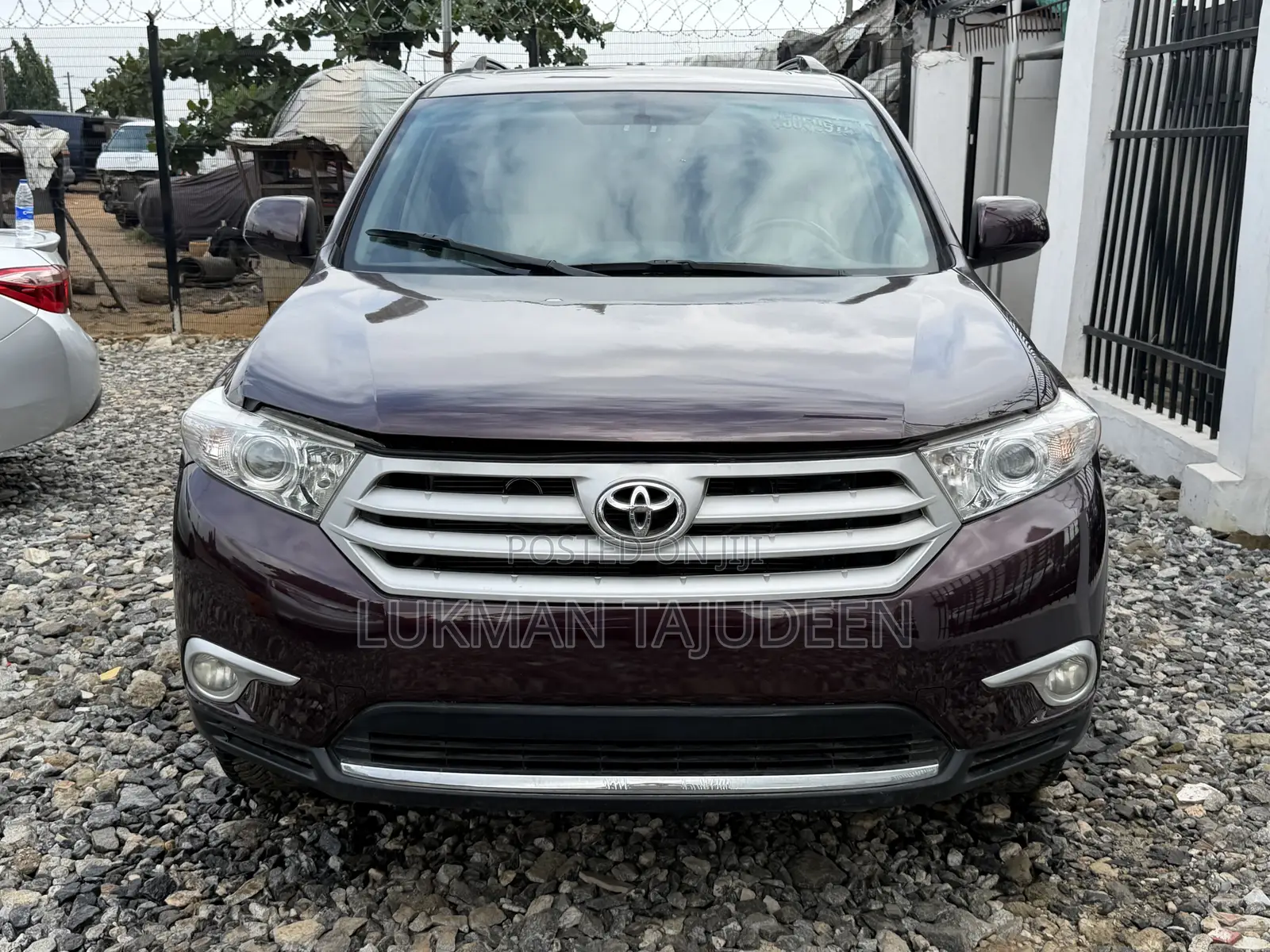 Toyota Highlander SE 2012 Beige