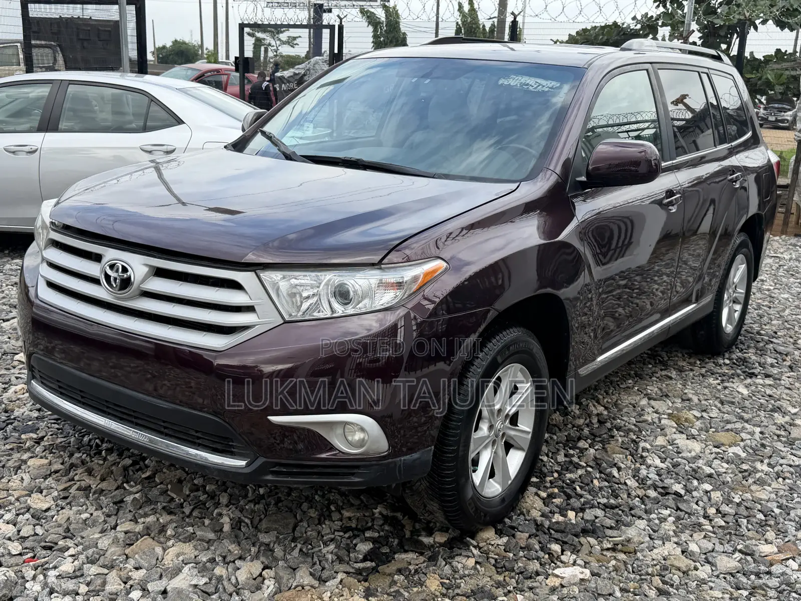 Toyota Highlander SE 2012 Beige