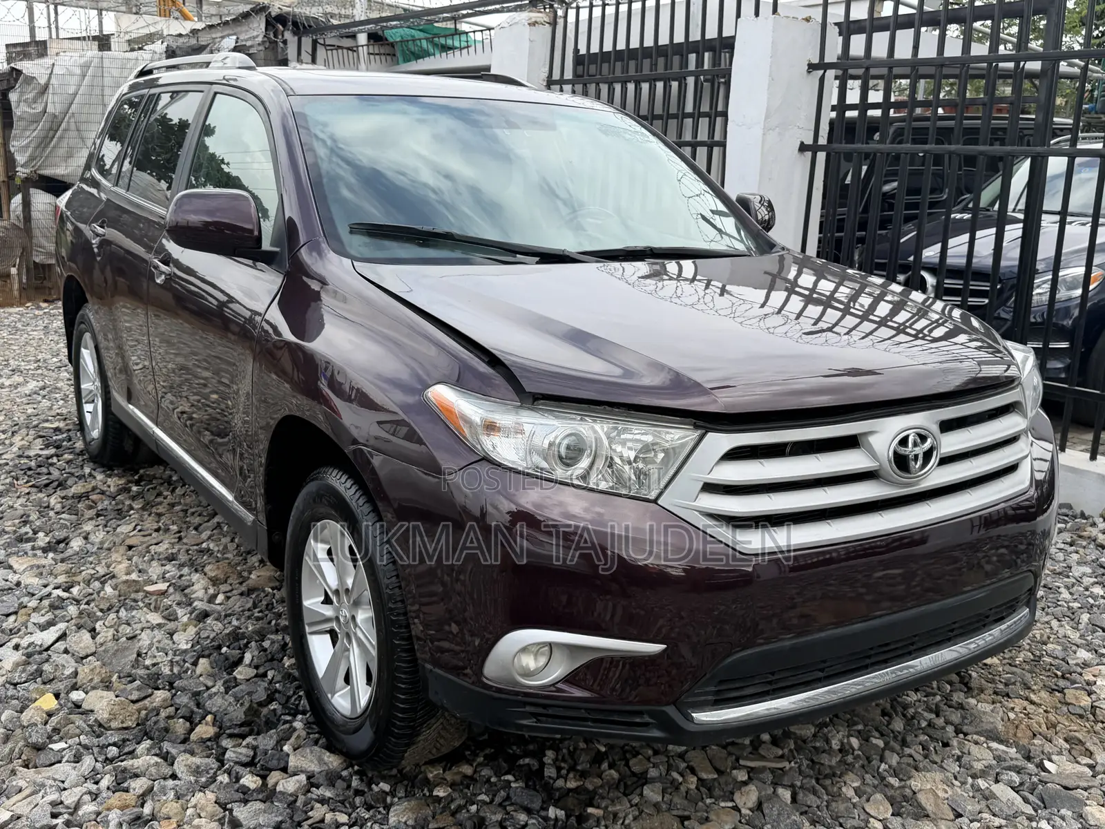 Toyota Highlander SE 2012 Beige