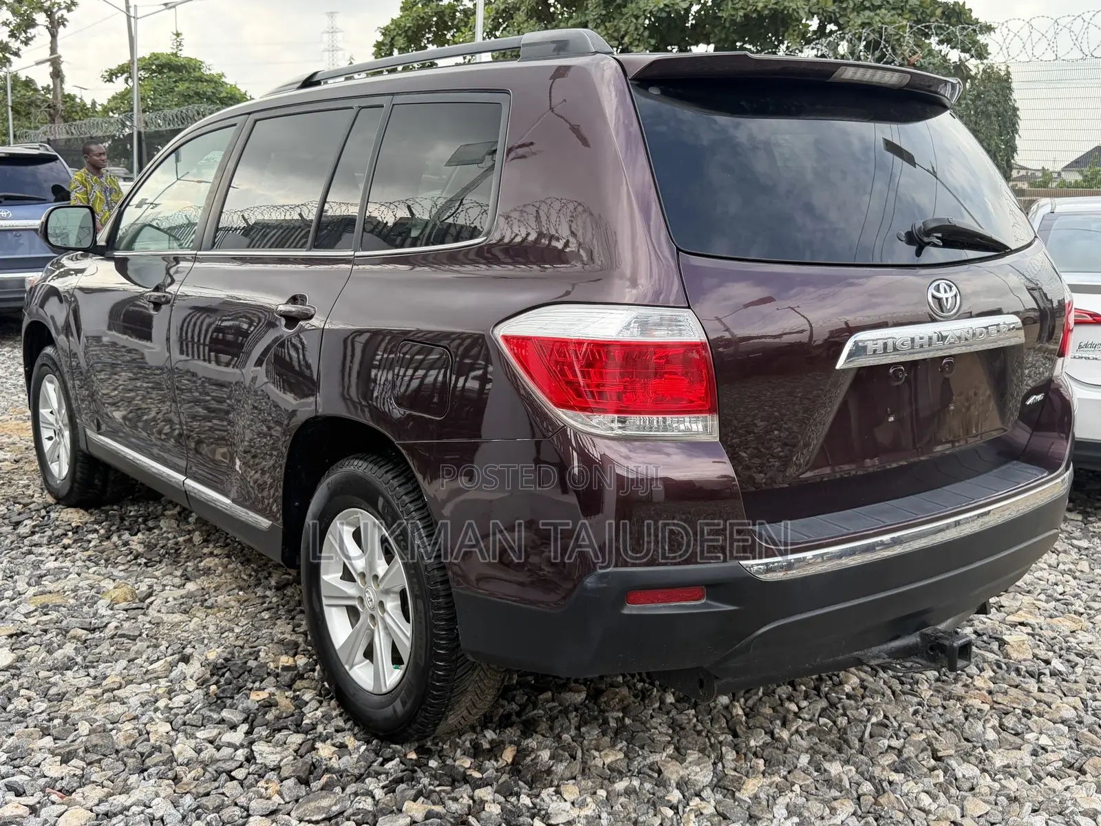 Toyota Highlander SE 2012 Beige