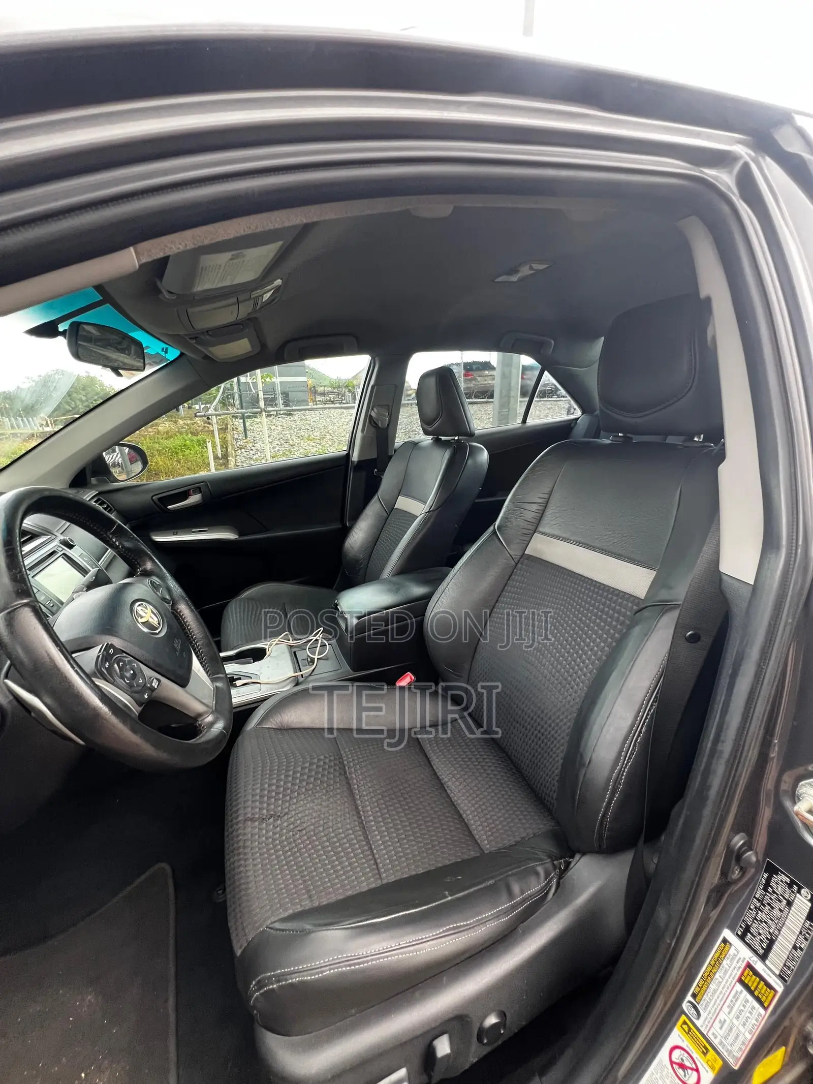 Toyota Camry SE 4dr Sedan (2.5L 4cyl 6A) 2013 Gray