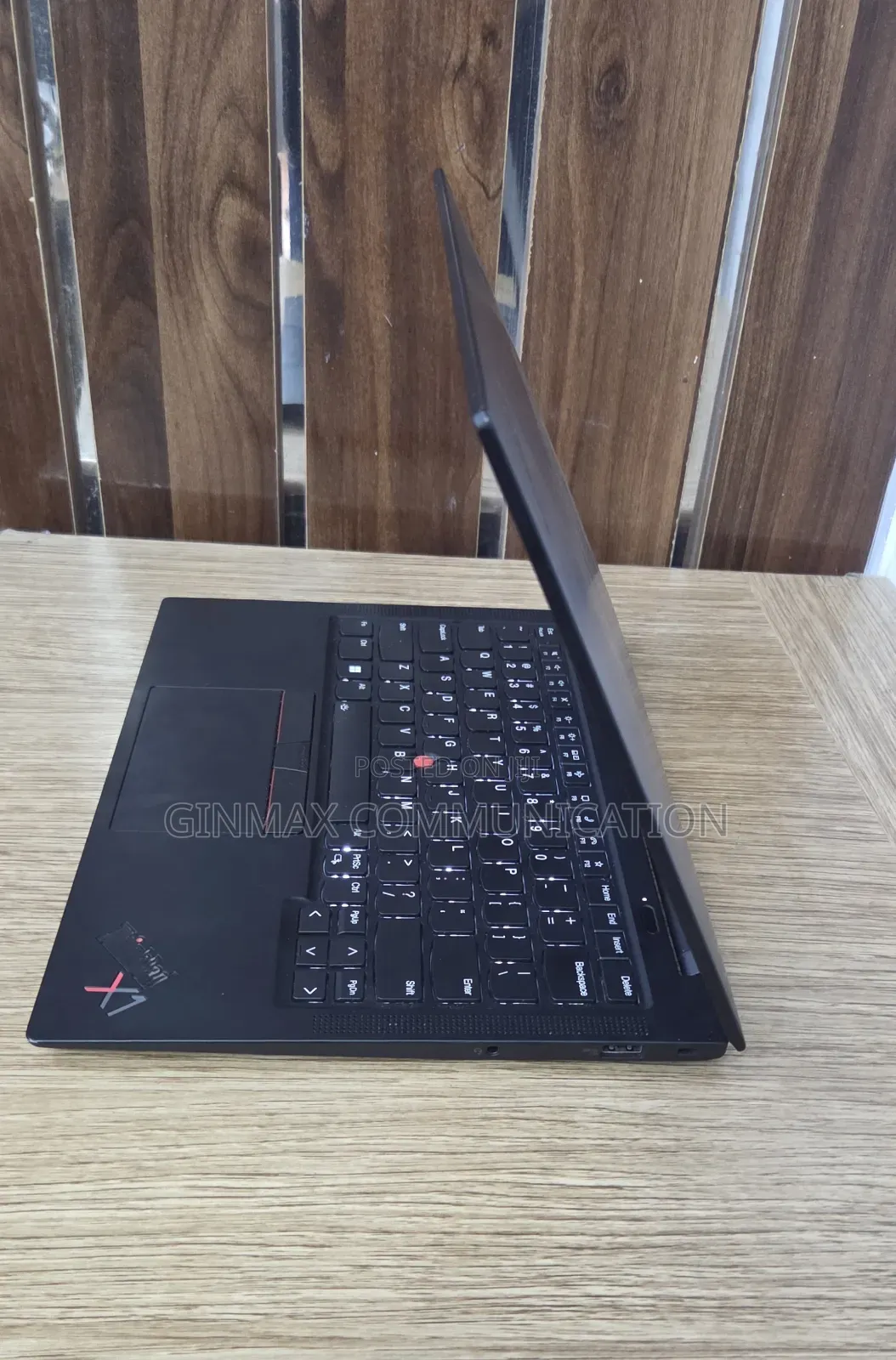 Laptop Lenovo ThinkPad X1 Carbon Gen11 16GB Intel Core i7 SSD 512GB