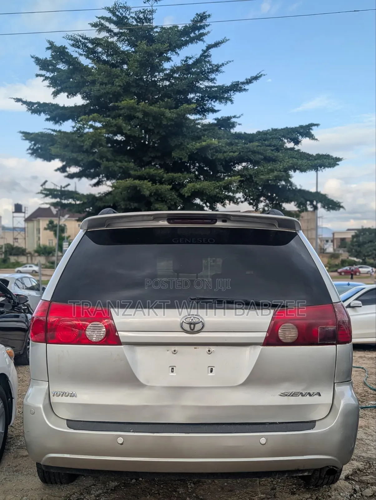 Toyota Sienna 2010 Gold