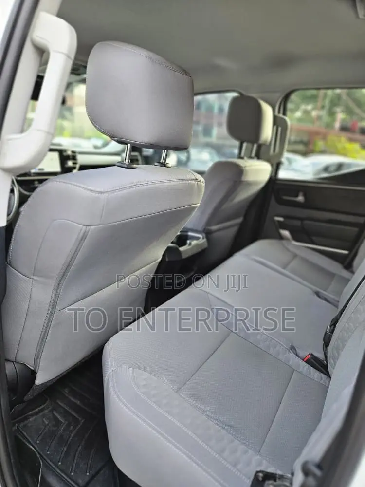 Toyota Tundra 2023 White
