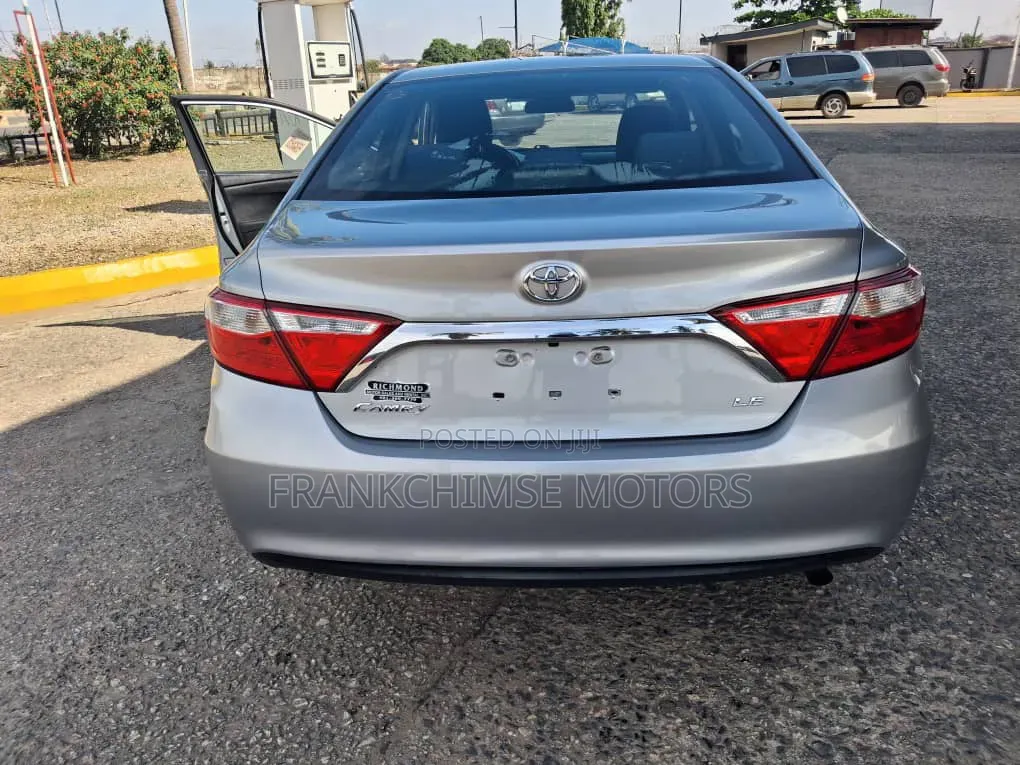 Toyota Camry 2015 Silver