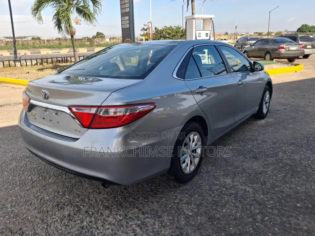 Toyota Camry 2015 Silver