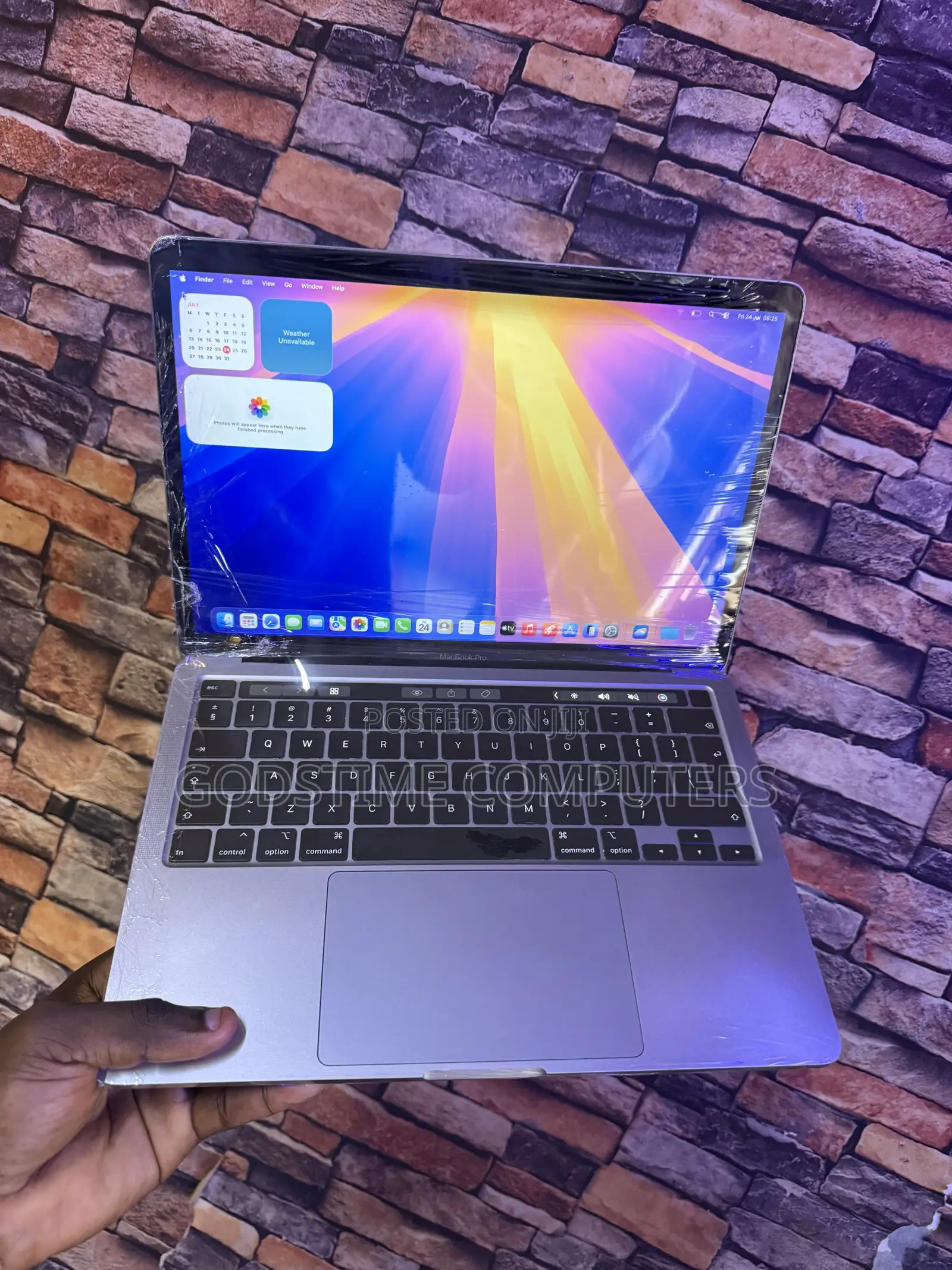 New Laptop Apple MacBook Pro 2020 16GB Intel Core i5 SSD 512GB