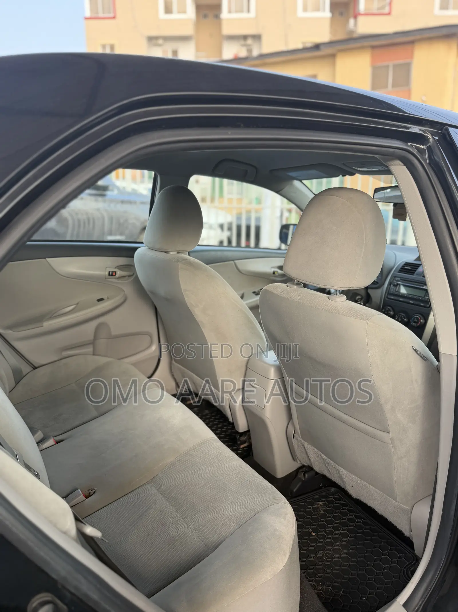 Toyota Corolla LE 4dr Sedan (1.8L 4cyl 4A) 2012 Black