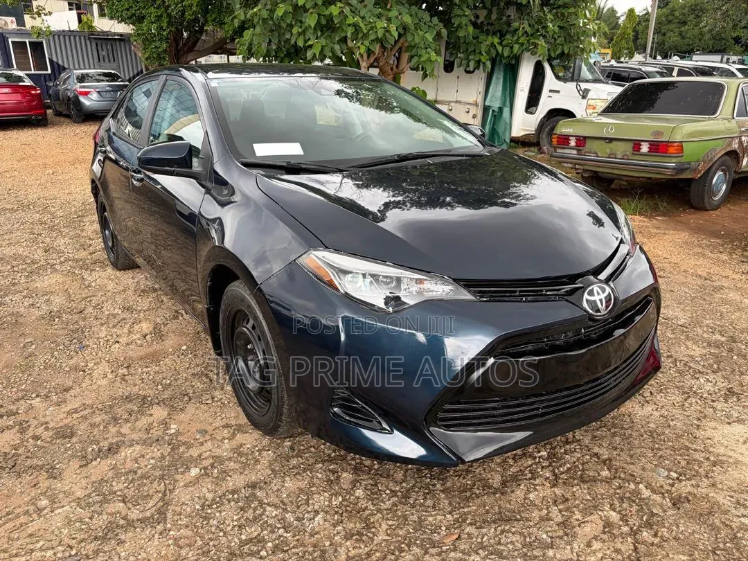Toyota Corolla LE Eco (1.8L 4cyl 2A) 2018 Blue