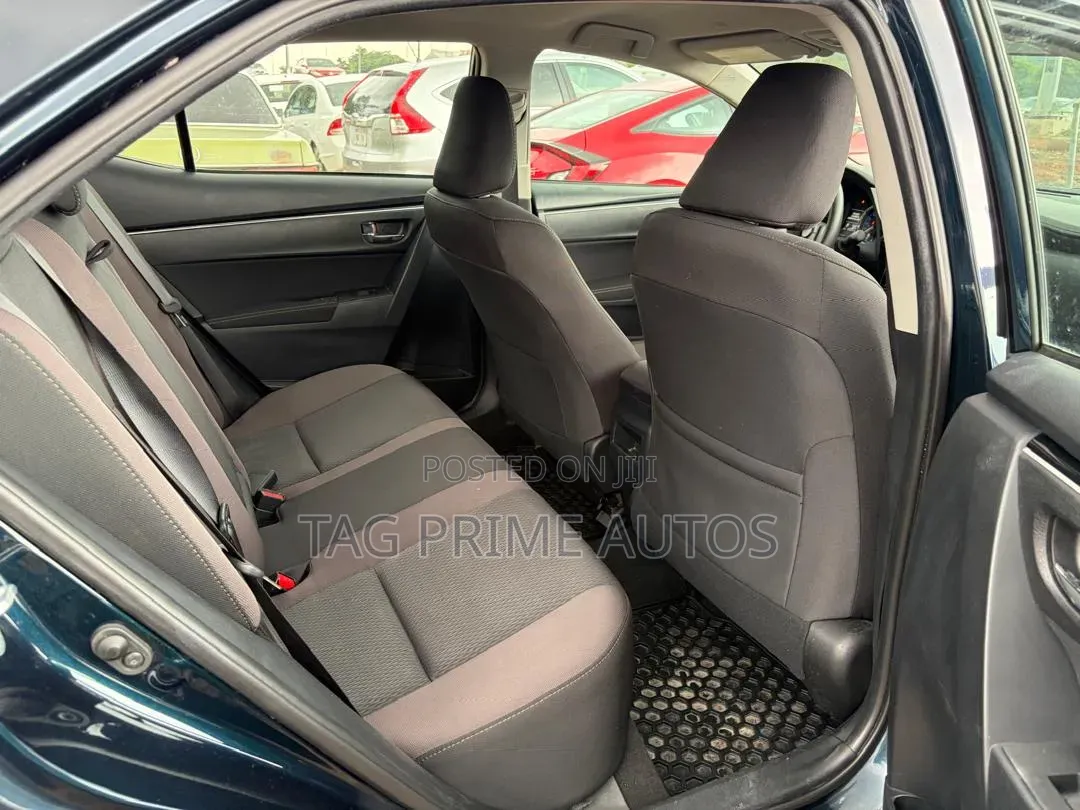 Toyota Corolla LE Eco (1.8L 4cyl 2A) 2018 Blue
