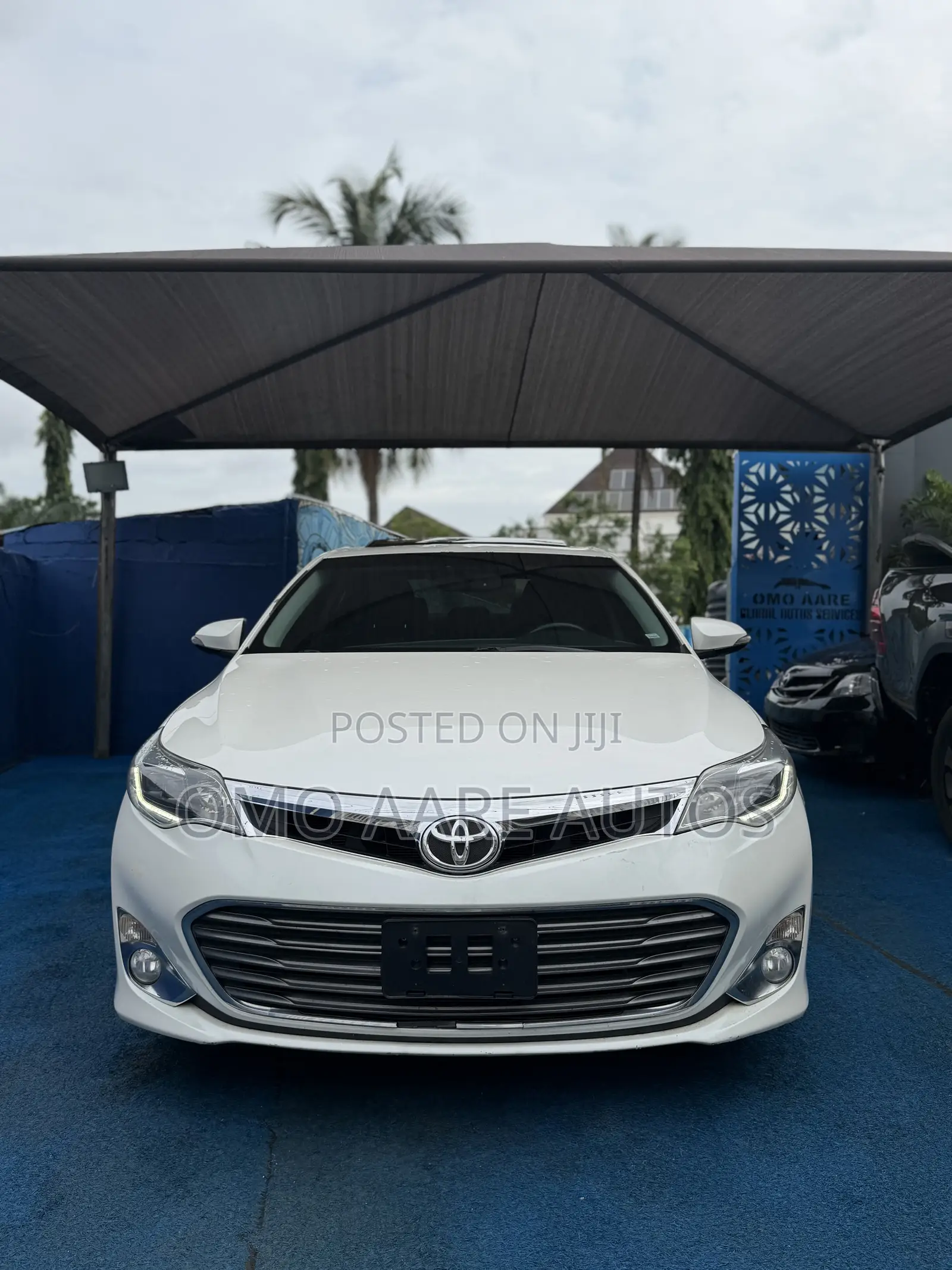 Toyota Avalon Limited 4dr Sedan (3.5L 6cyl 6A) 2014 White
