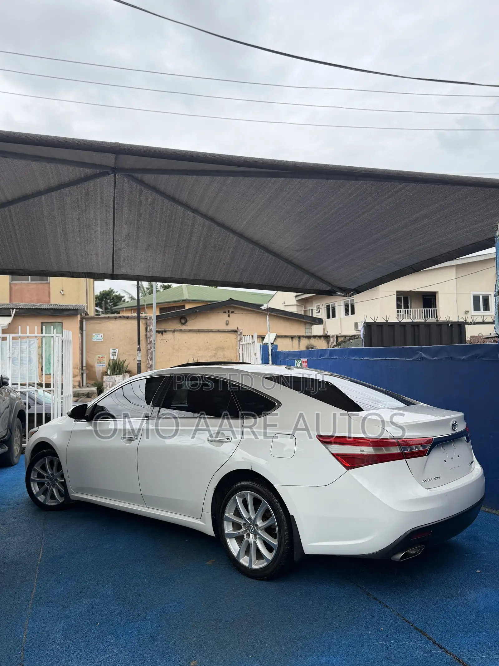 Toyota Avalon Limited 4dr Sedan (3.5L 6cyl 6A) 2014 White