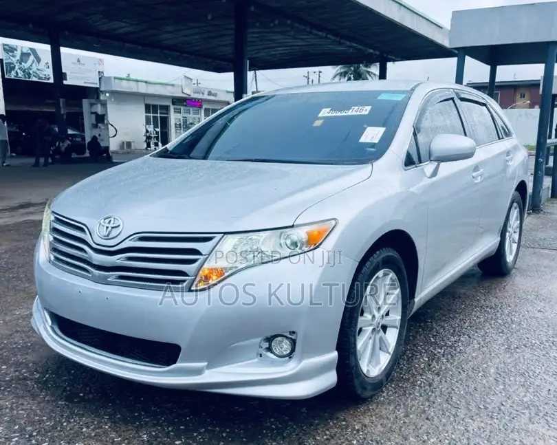 Toyota Venza 2010 Silver