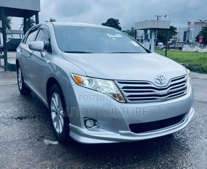Toyota Venza 2010 Silver