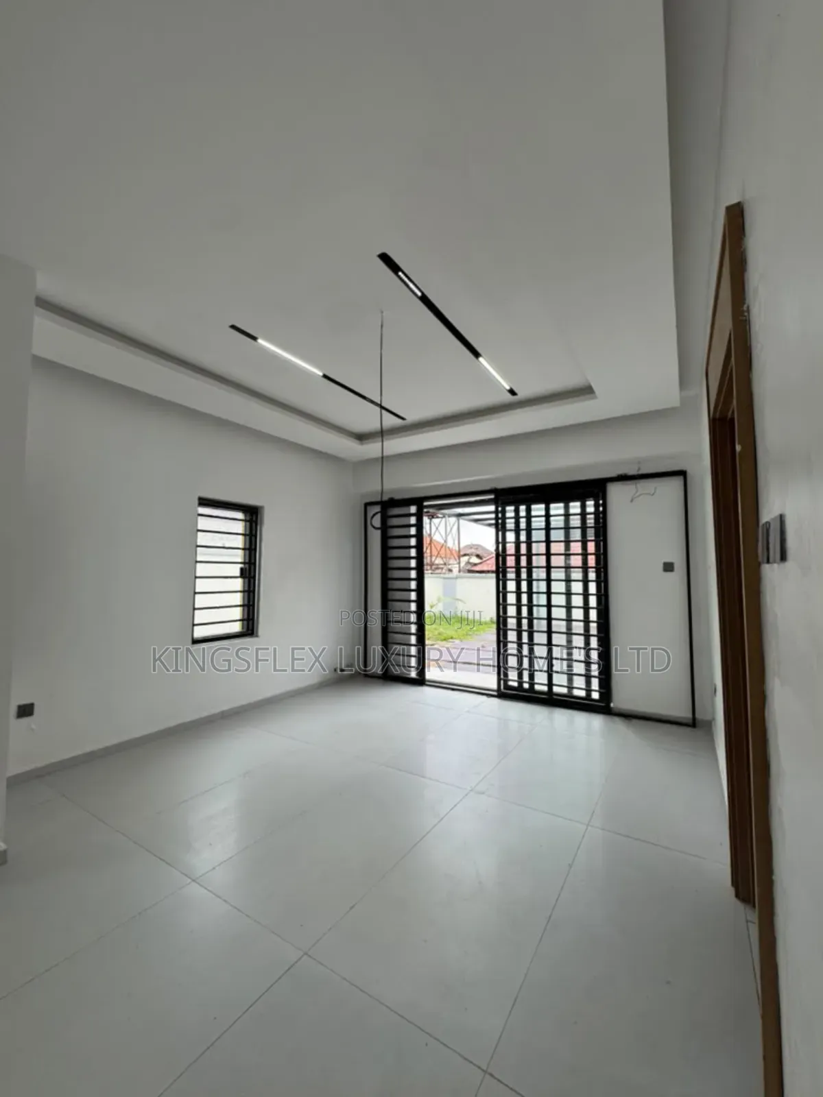 5bdrm Duplex in Estate, Lokogoma for sale