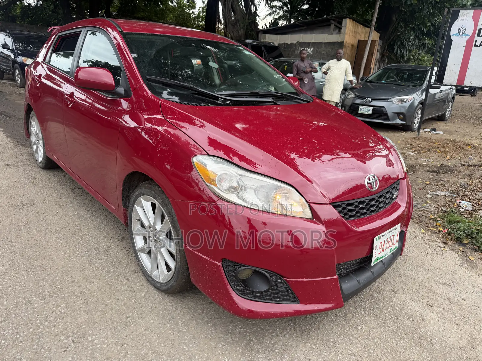 Toyota Matrix XRS Hatchback FWD (2.4L 4cyl 5A) 2009 Red