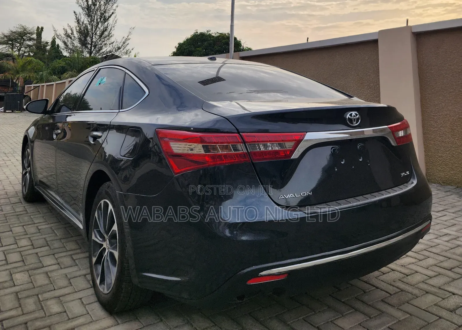 Toyota Avalon 2016 Black