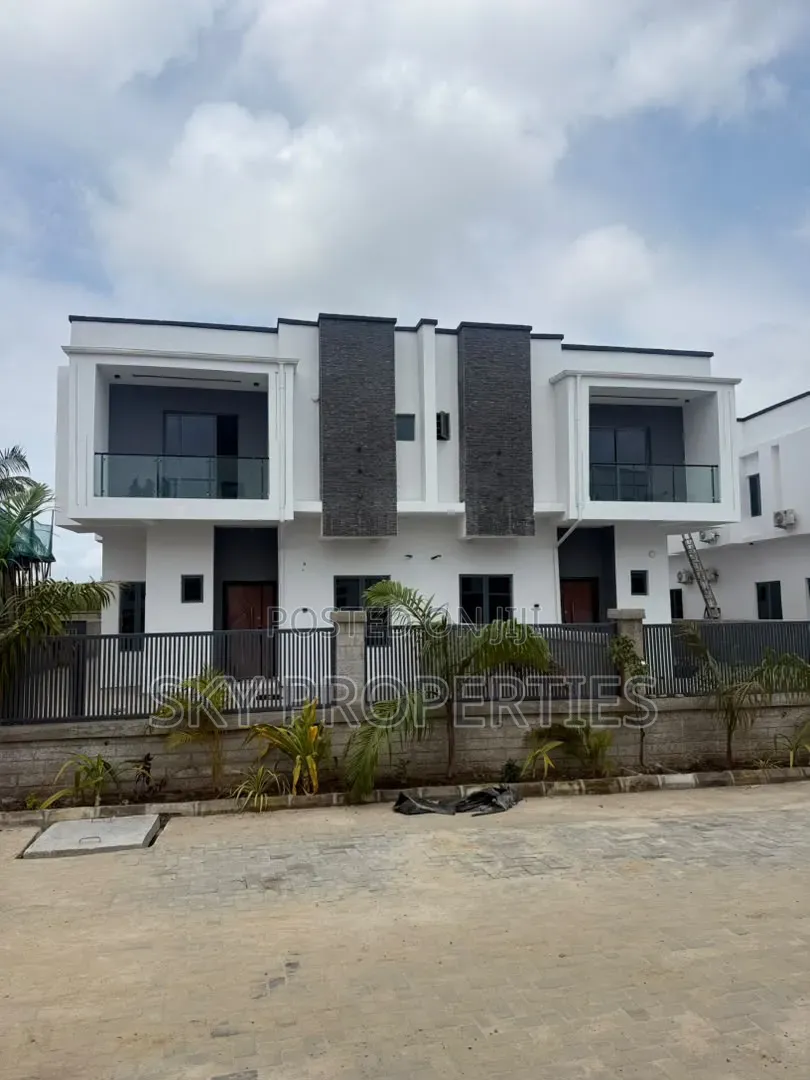 4bdrm Duplex in Victoria Gardens, Ikota for rent