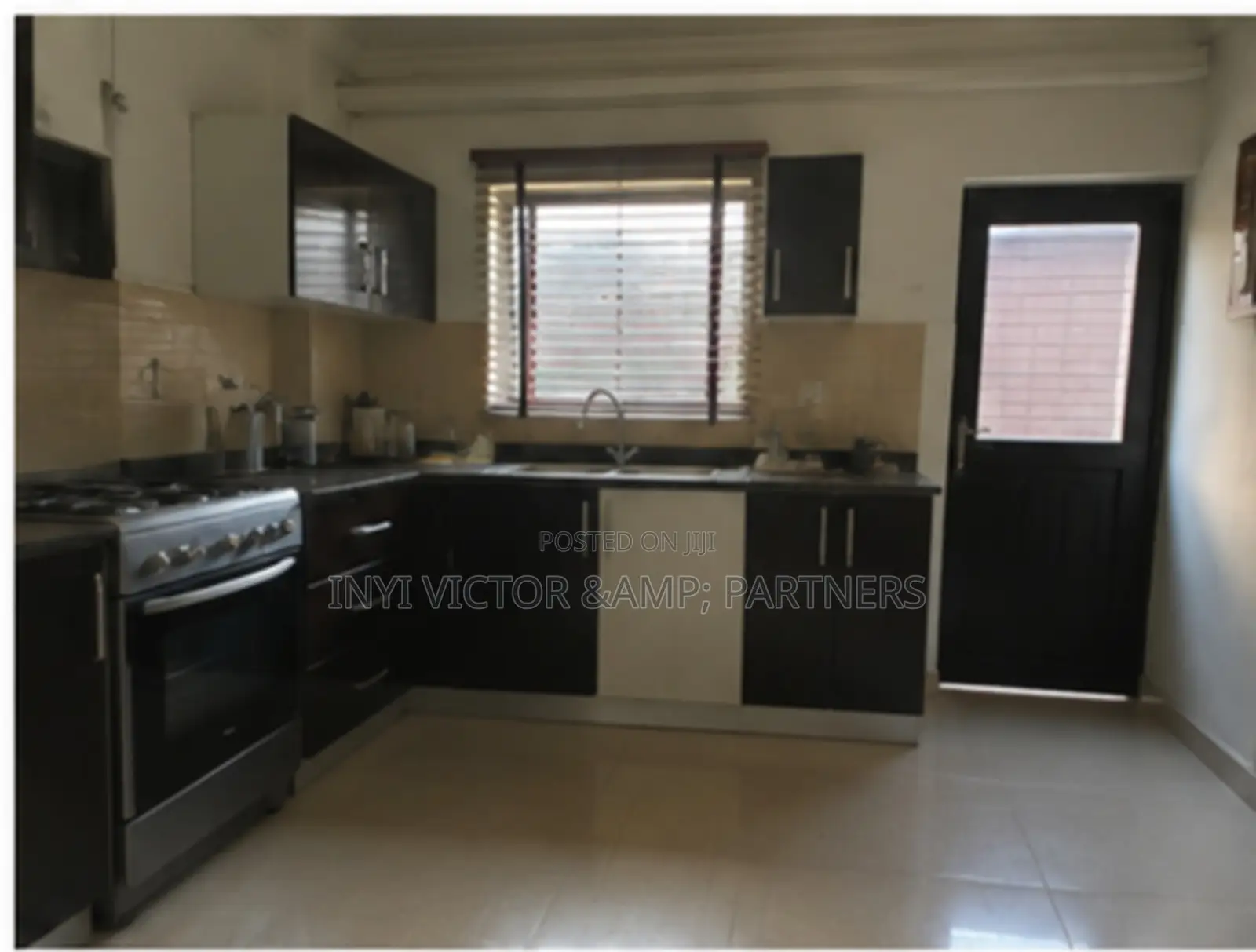 3bdrm Apartment in Garki for sale