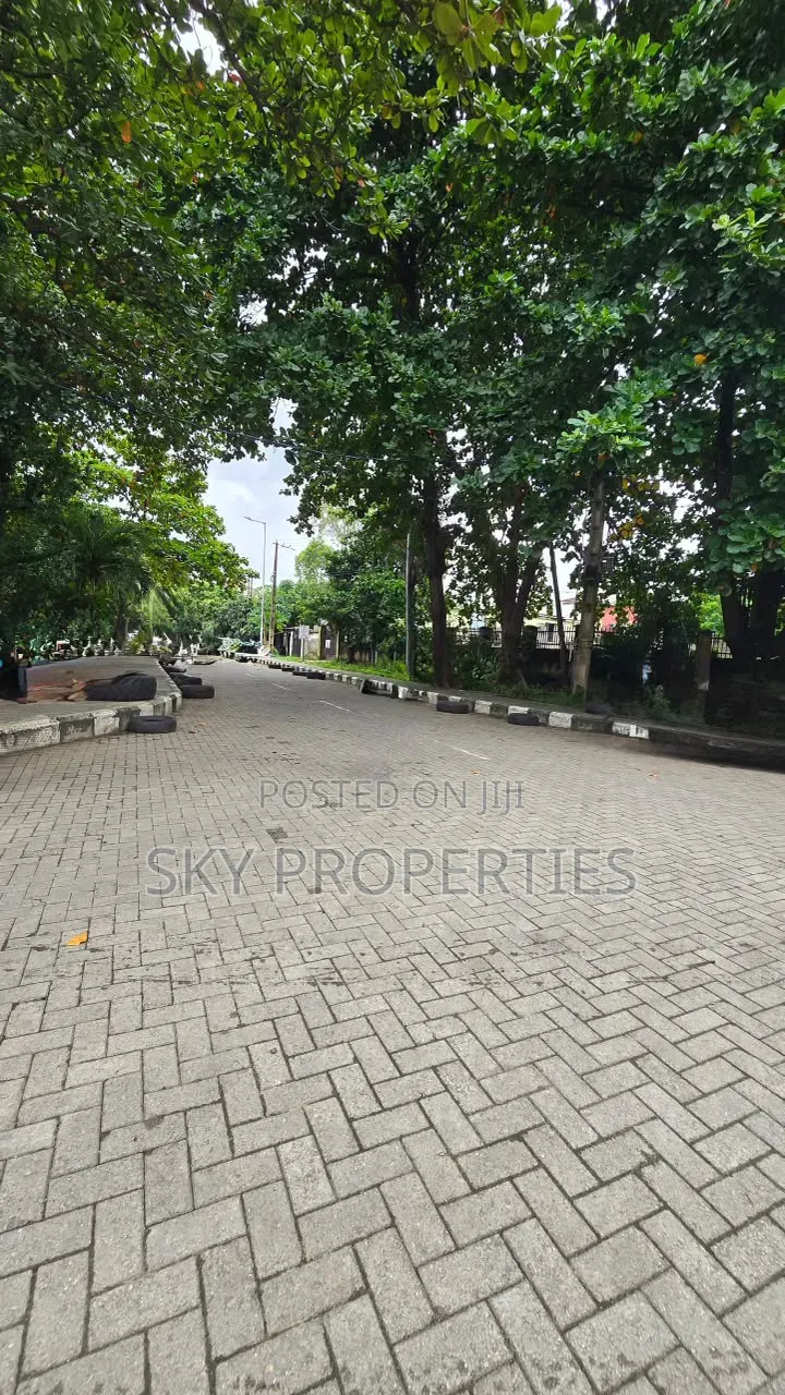 Commercial Building for Sale in Victoria Island