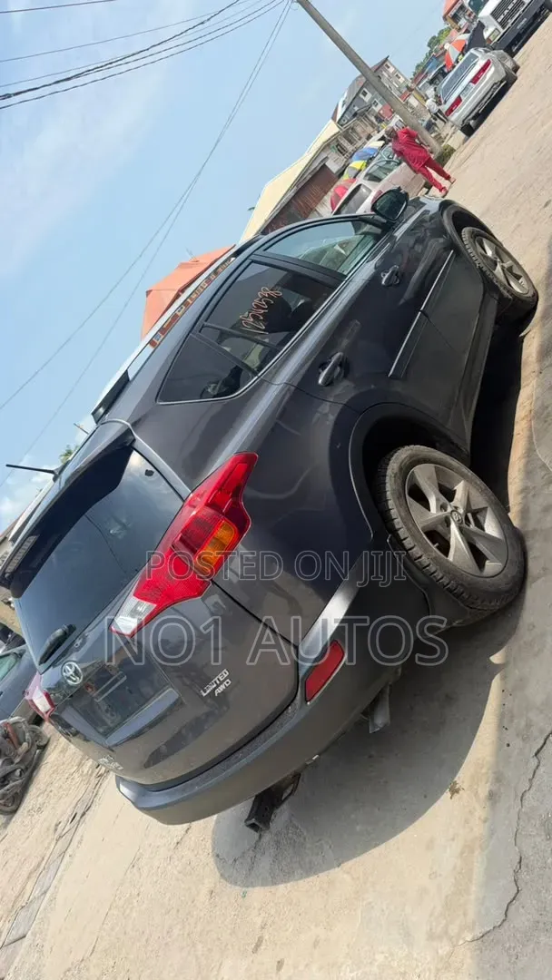 Toyota RAV4 Limited 4dr SUV AWD (2.5L 4cyl 6A) 2015 Gray