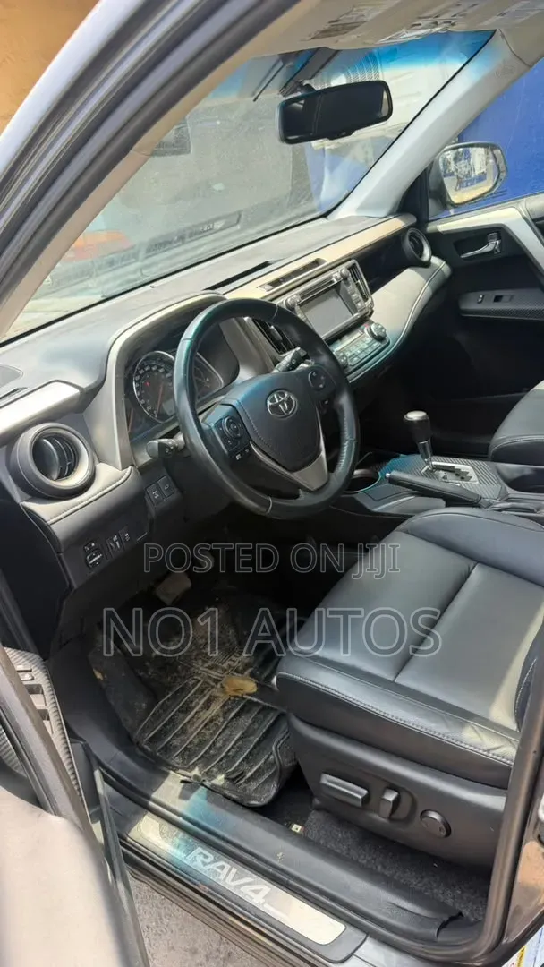 Toyota RAV4 Limited 4dr SUV AWD (2.5L 4cyl 6A) 2015 Gray