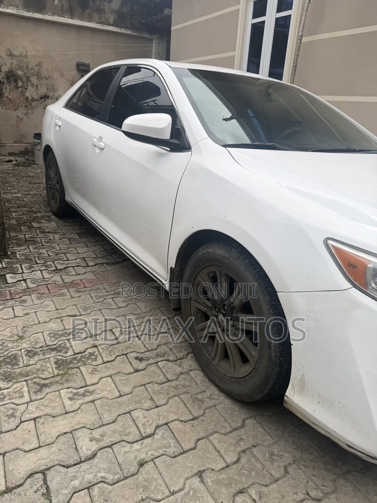 Toyota Camry XLE 4dr Sedan (2.5L 4cyl 6A) 2013 White