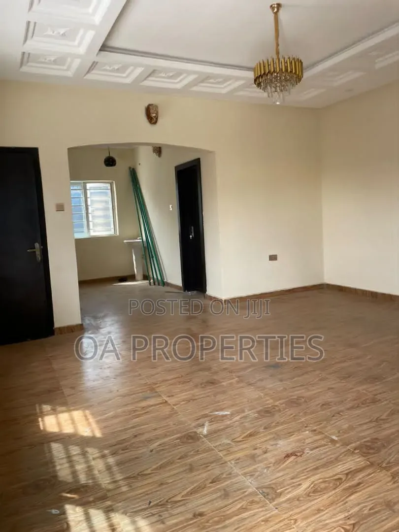 2bdrm Block of Flats in Ikolaba Gra Ibadan for rent