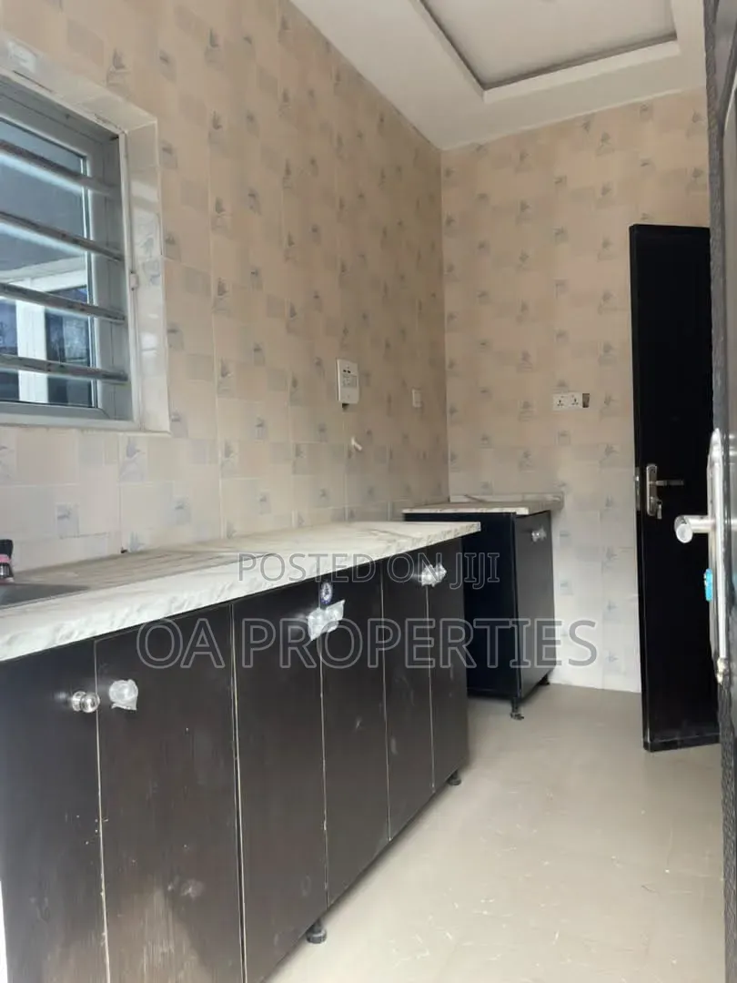 2bdrm Block of Flats in Ikolaba Gra Ibadan for rent