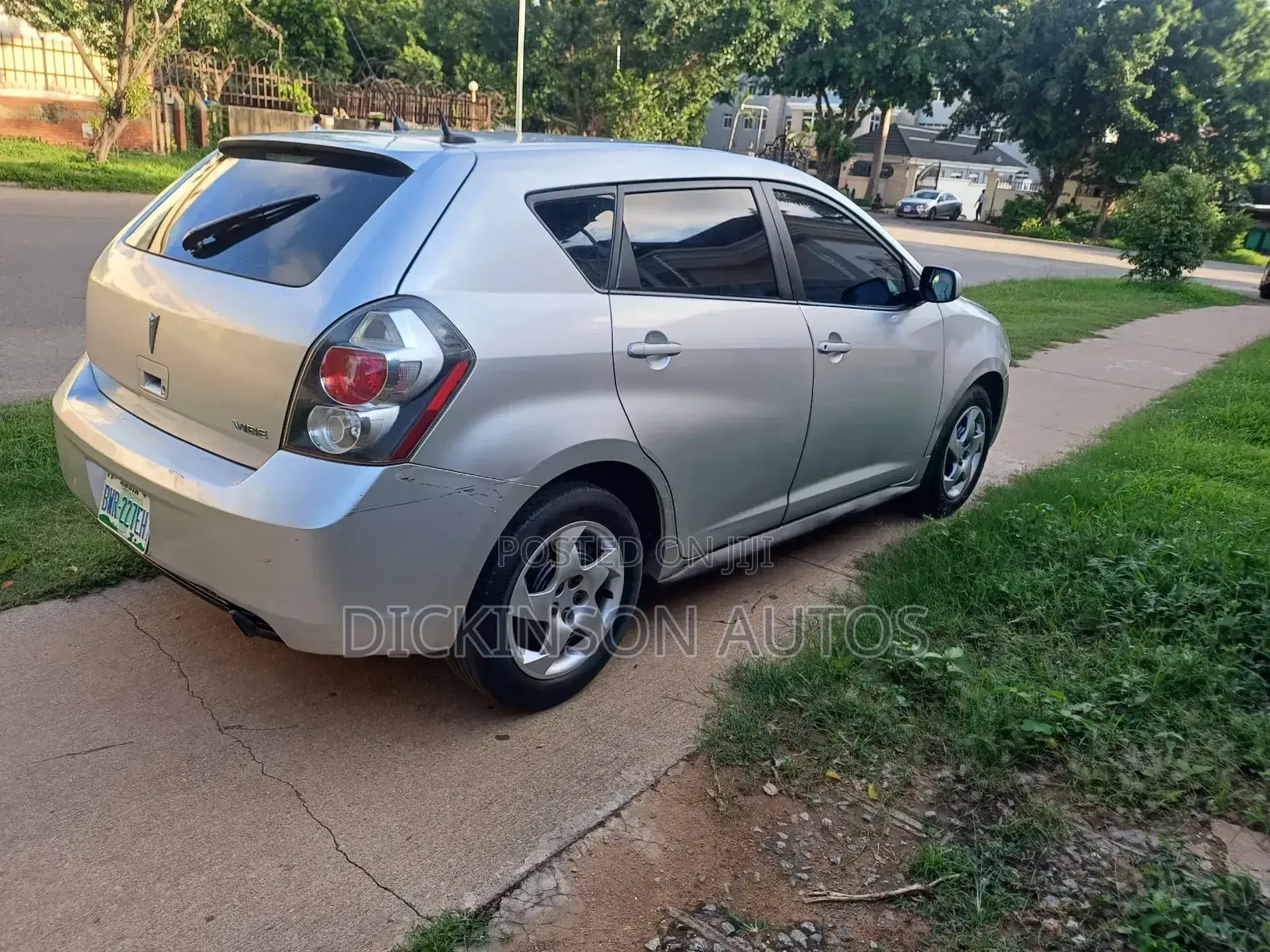 Pontiac Vibe 2010 Silver