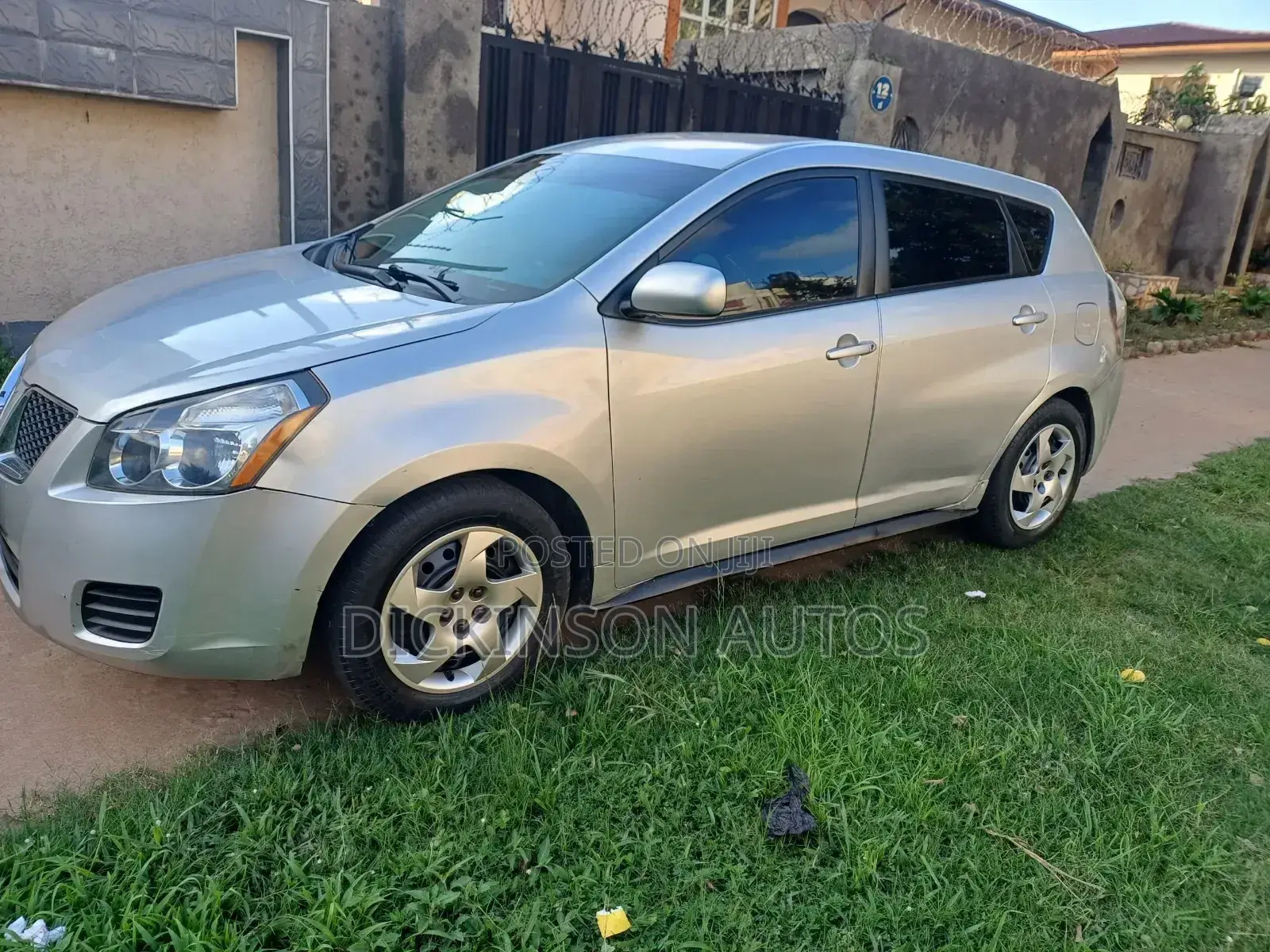 Pontiac Vibe 2010 Silver