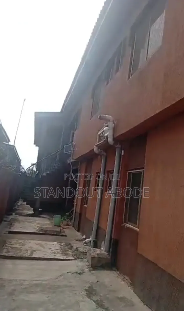 2bdrm Block of Flats in Unity Estate for sale