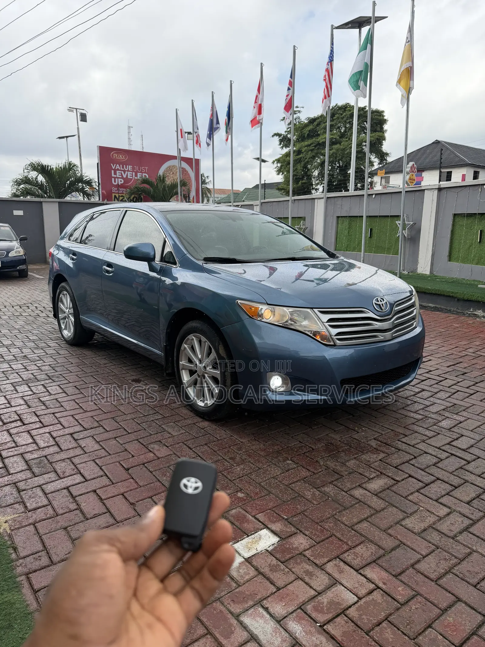 Toyota Venza XLE 2010 Blue