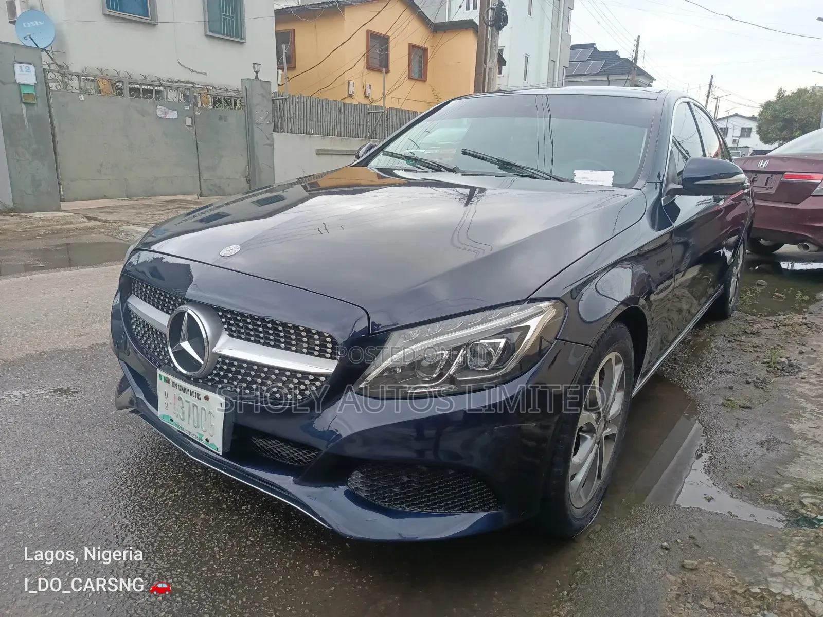 Mercedes-Benz C300 2016 Blue