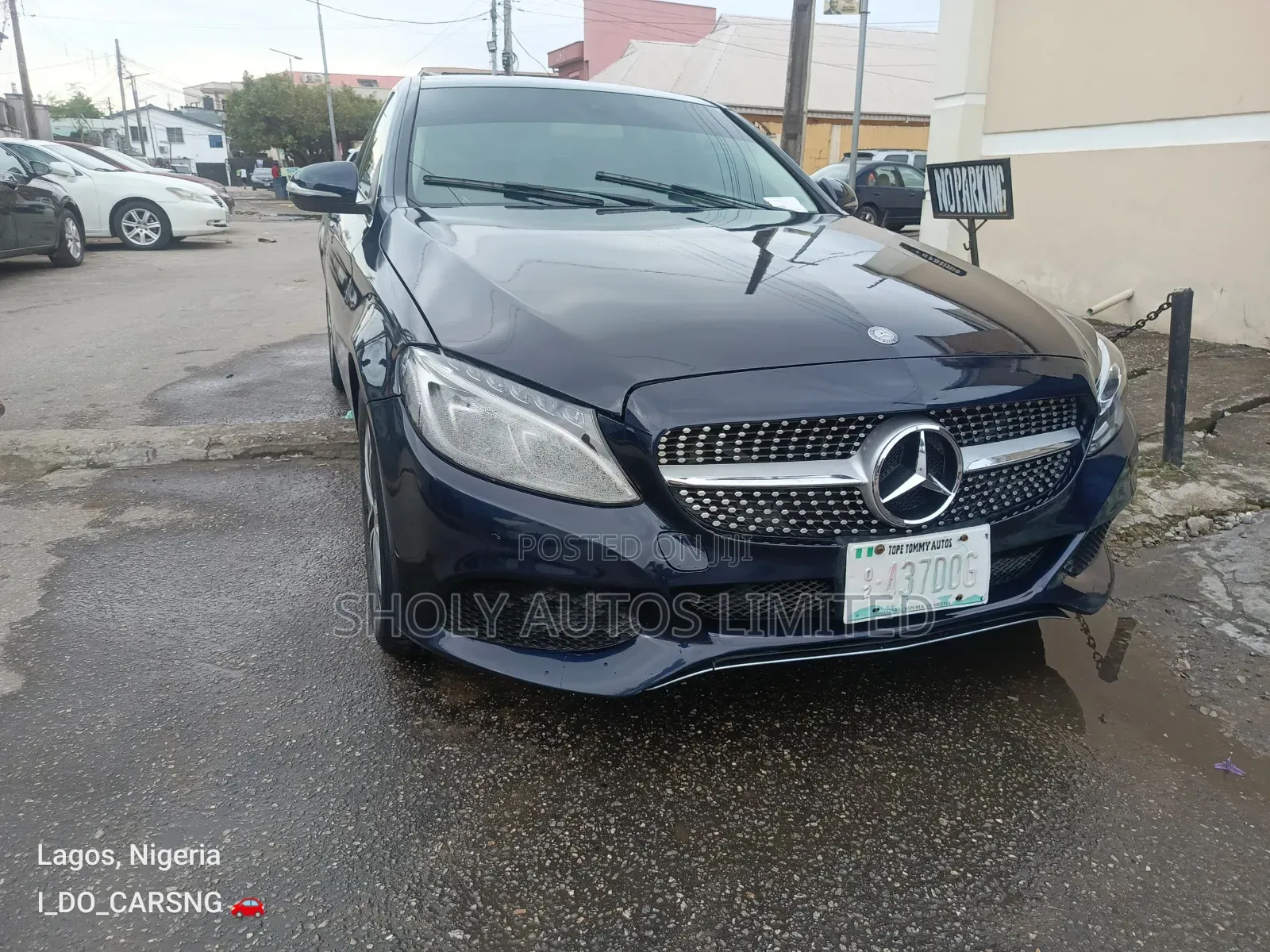 Mercedes-Benz C300 2016 Blue