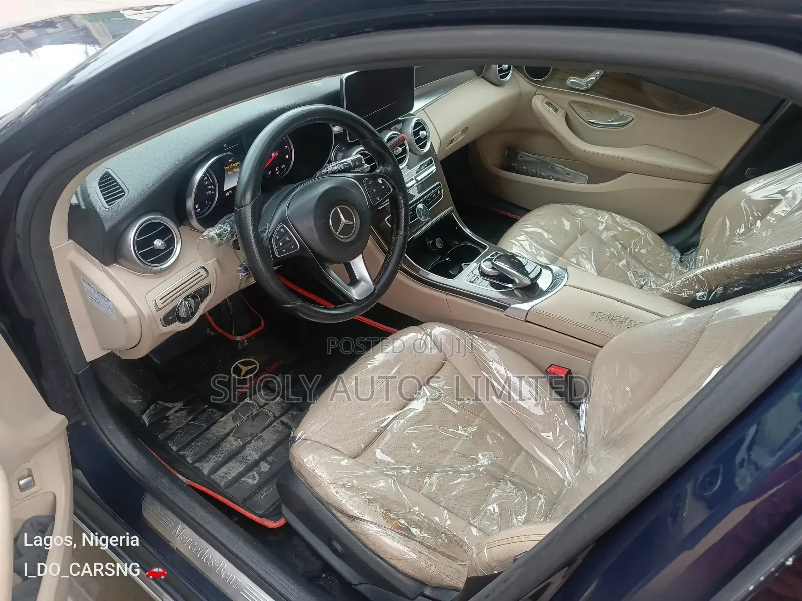 Mercedes-Benz C300 2016 Blue