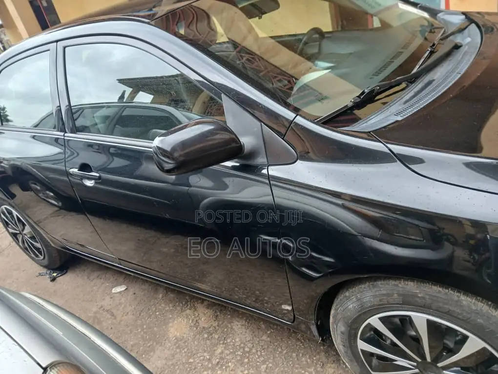 Toyota Corolla LE 4dr Sedan (1.8L 4cyl 4A) 2012 Black