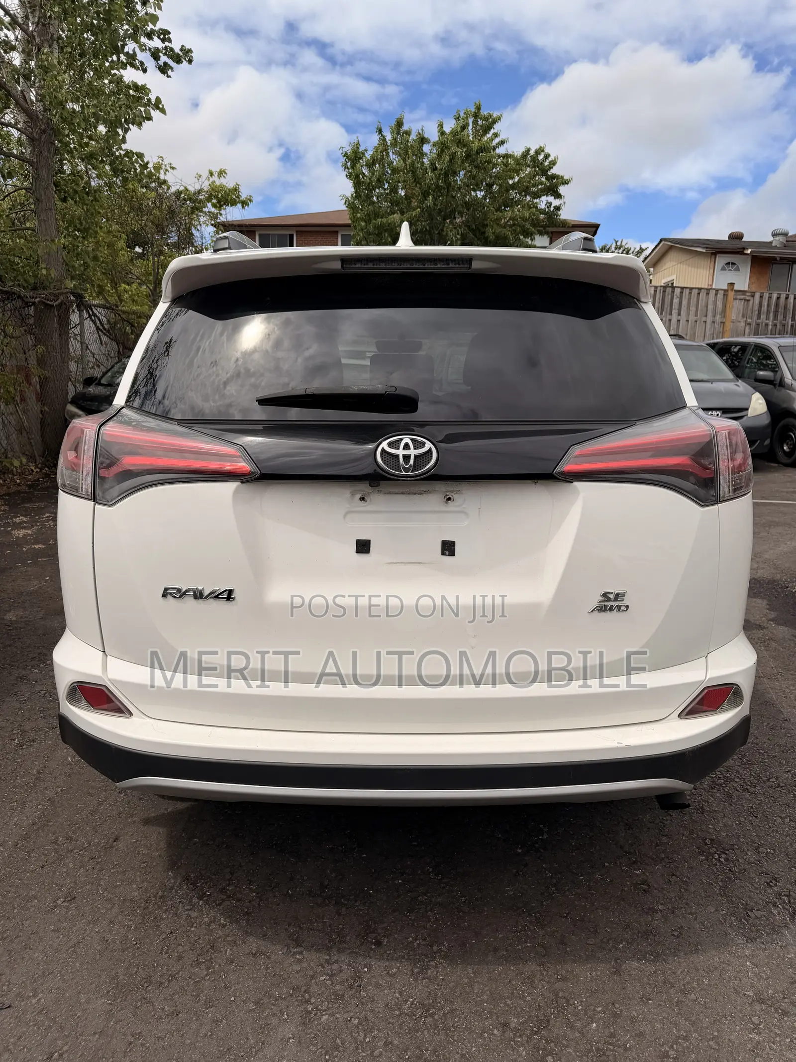 Toyota RAV4 SE AWD (2.5L 4cyl 6A) 2017 White