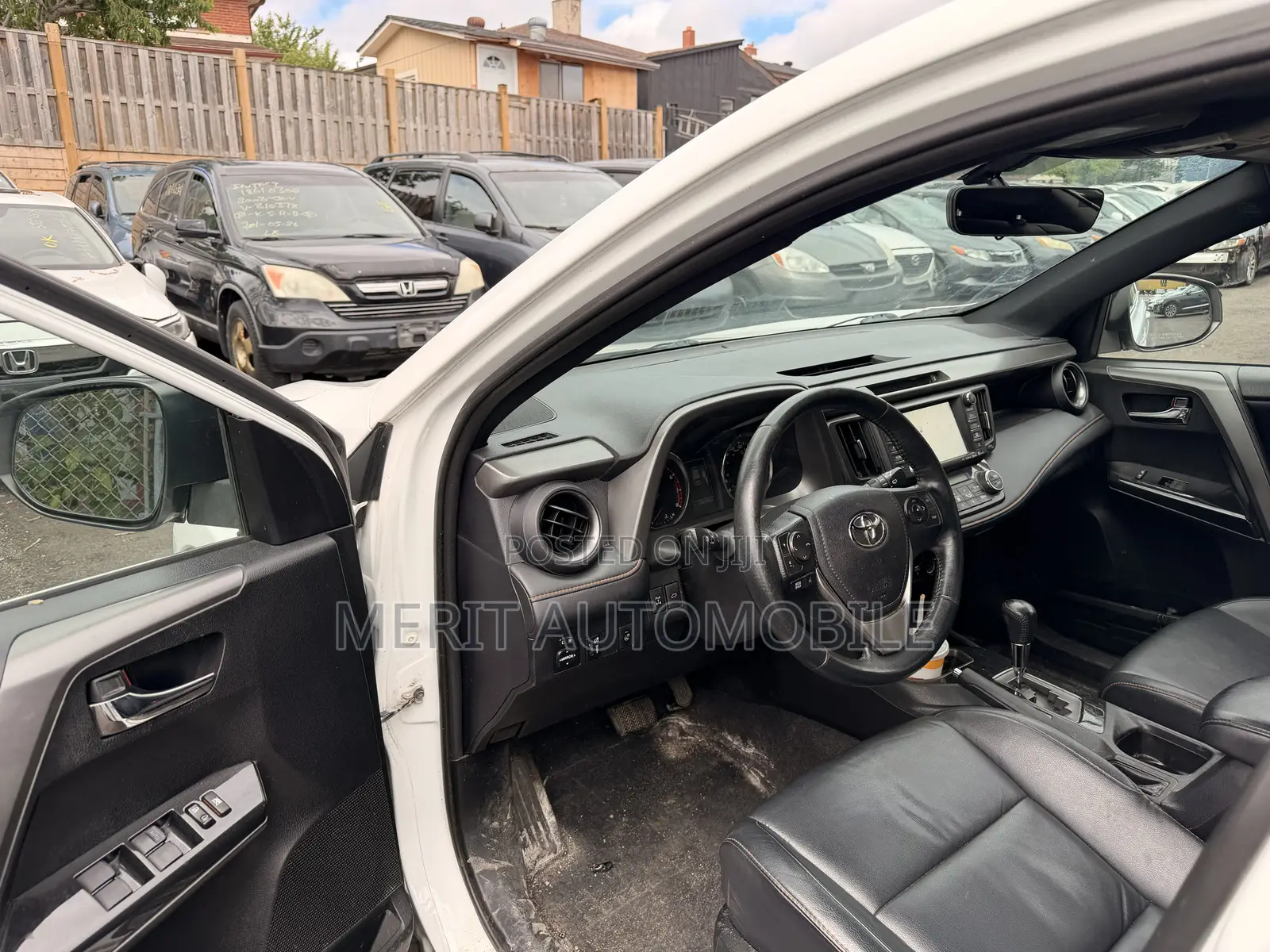 Toyota RAV4 SE AWD (2.5L 4cyl 6A) 2017 White