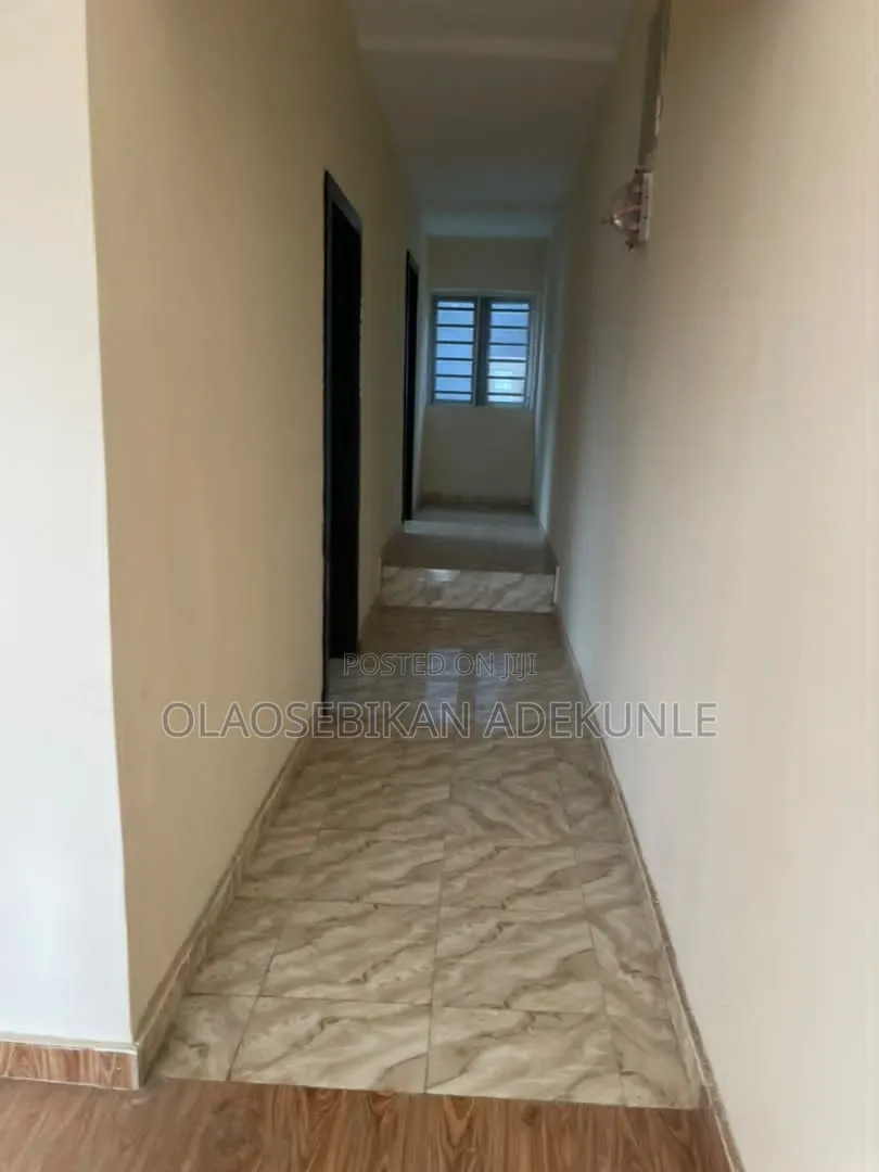 2bdrm Block of Flats in Ikolaba Estate, Bodija for rent