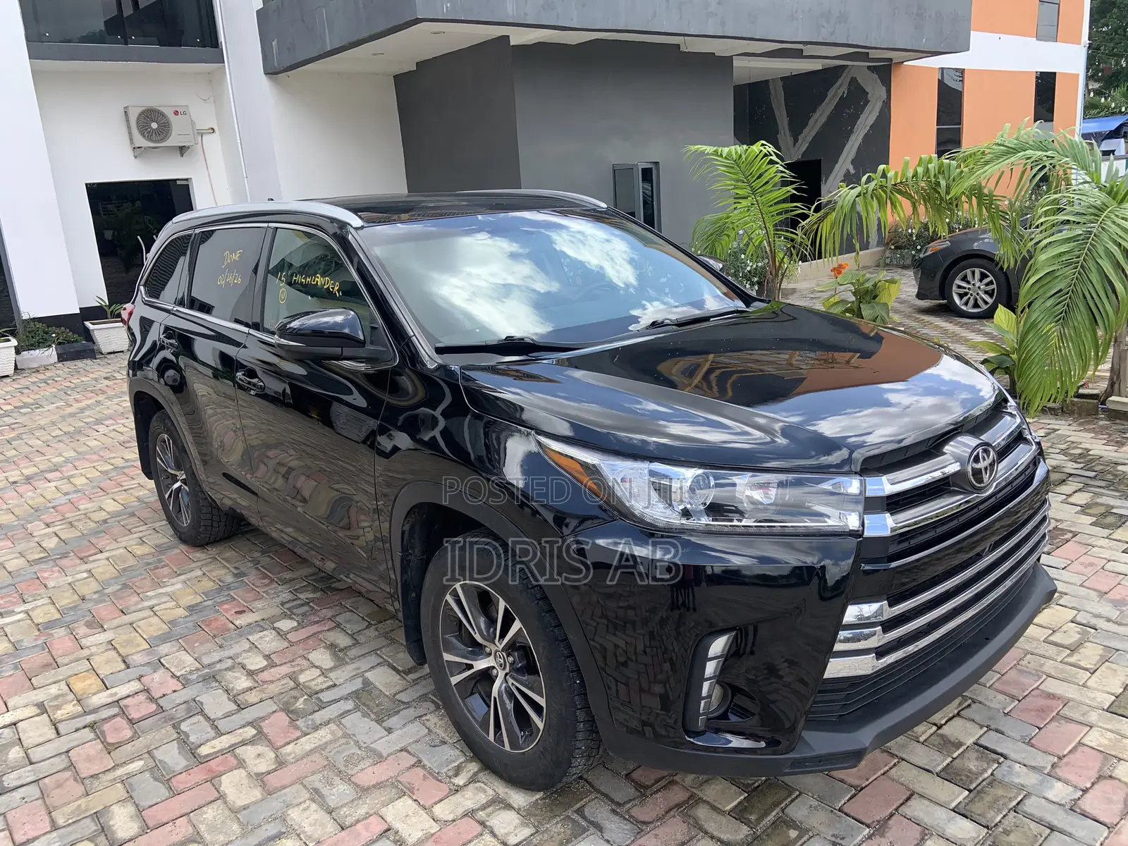Toyota Highlander LE 4dr SUV AWD (3.5L 6cyl 6A) 2015 Black