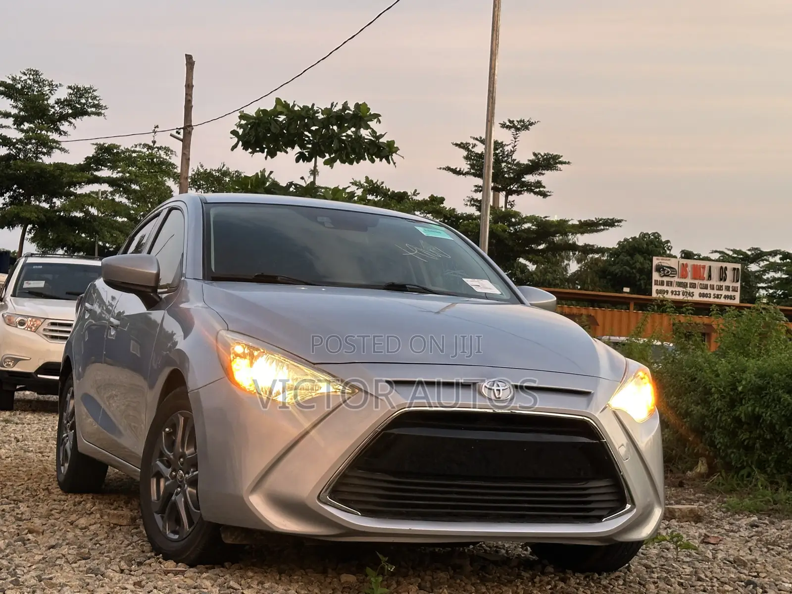 Toyota Yaris 2020 Silver