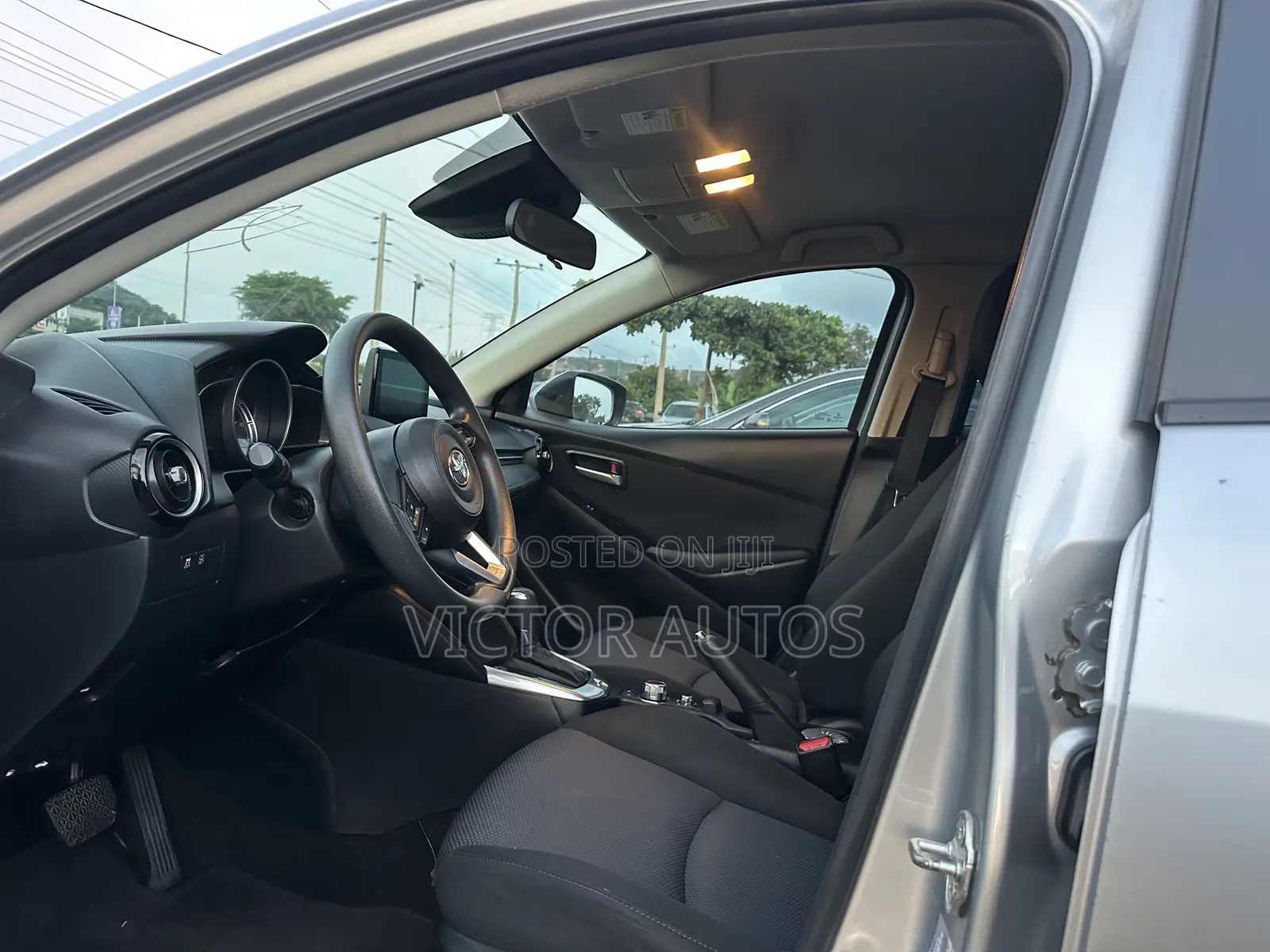 Toyota Yaris 2020 Silver