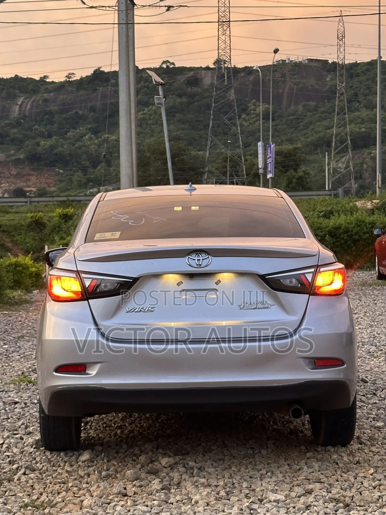 Toyota Yaris 2020 Silver