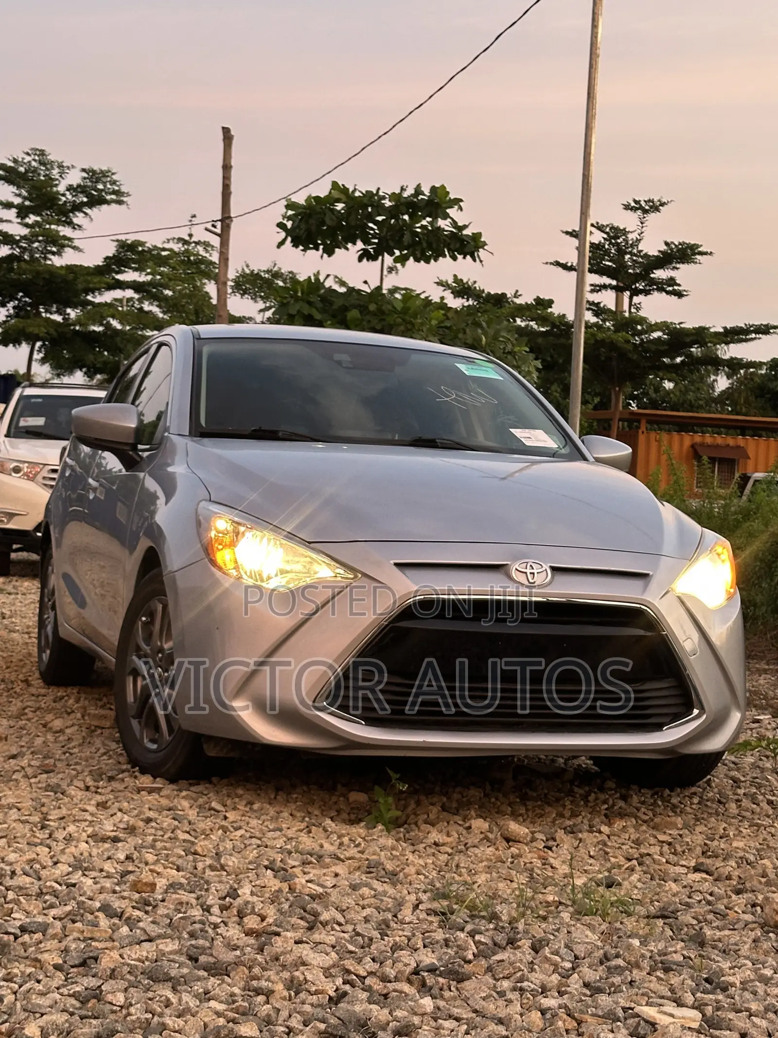 Toyota Yaris 2020 Silver